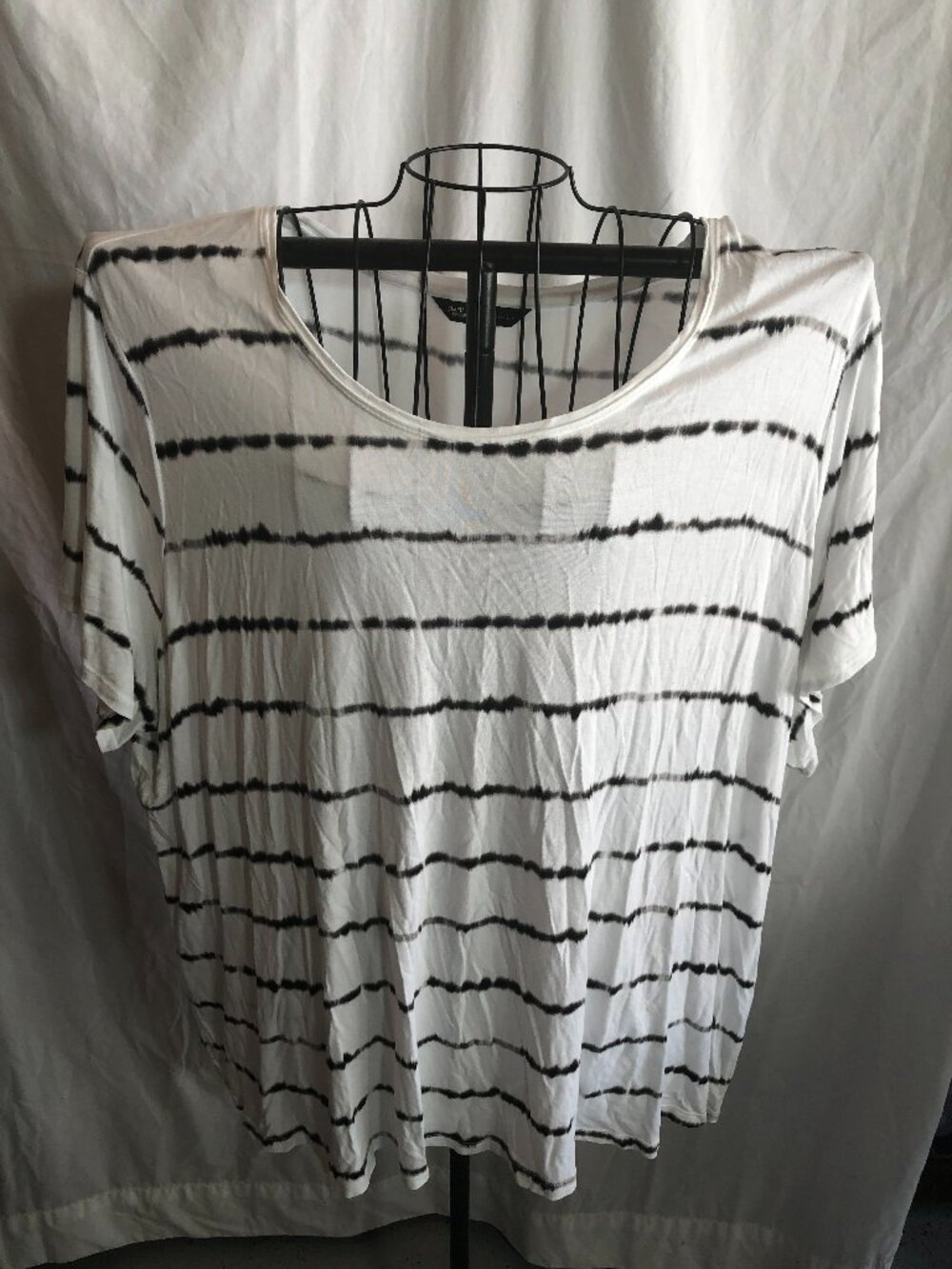 Simply Vera Wang 4X Modern Tee Black/White Tie Dye 30" Pit to Pit
